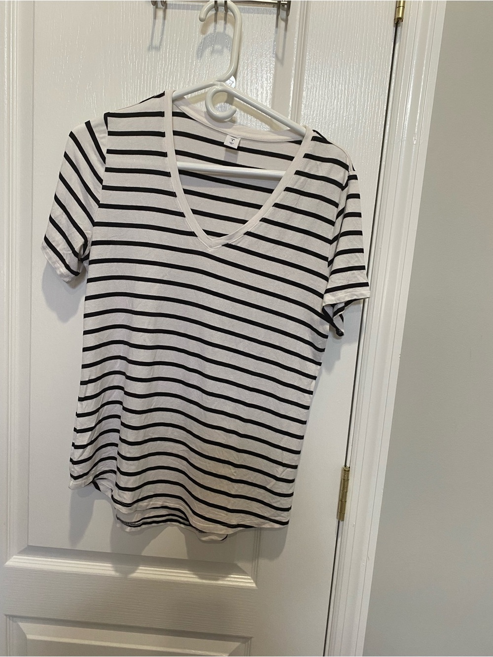 Old Navy Black & White Striped V-Neck Tee